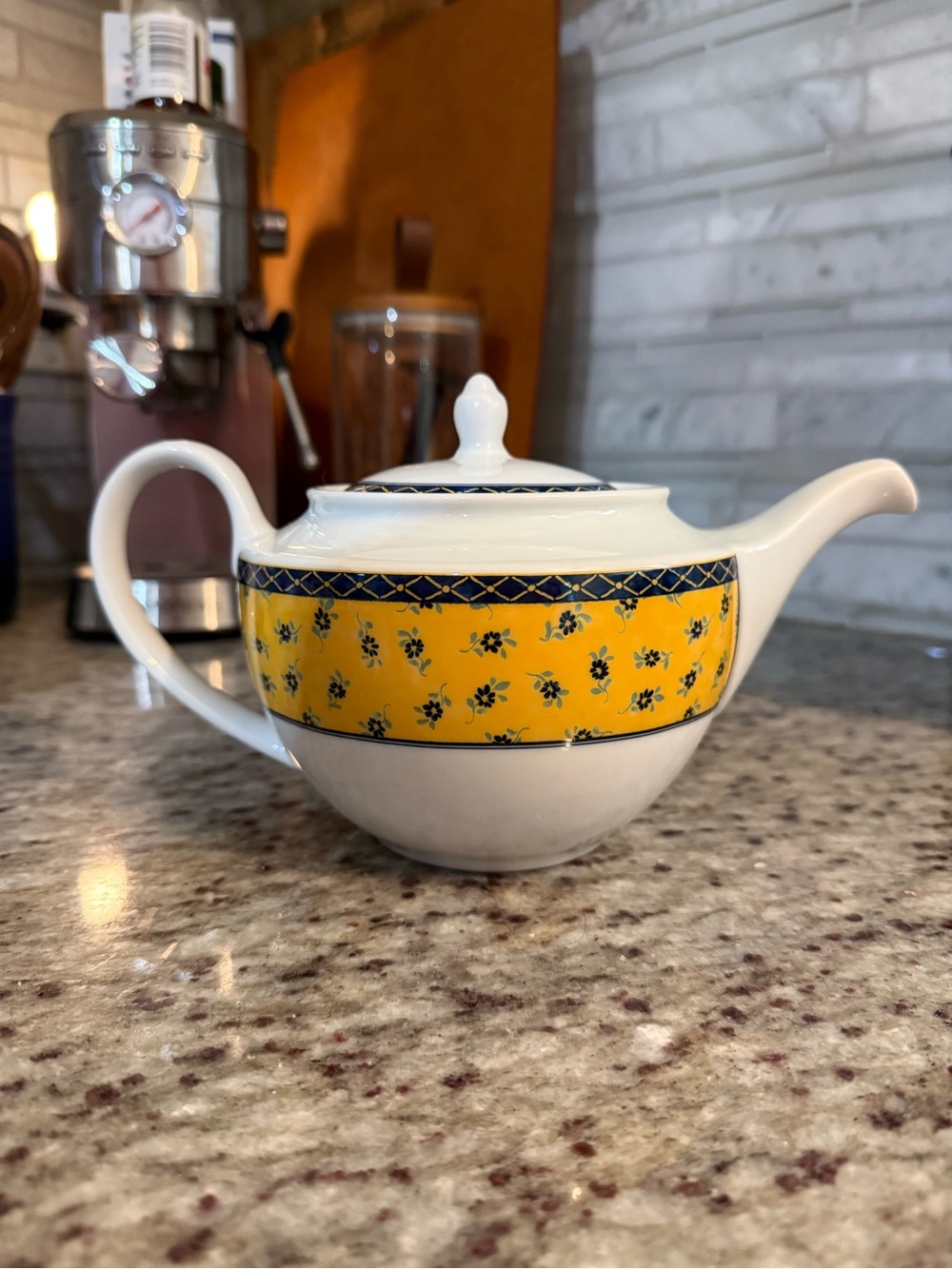 Vintage Vista alegre Portugal teapot yellow pattern